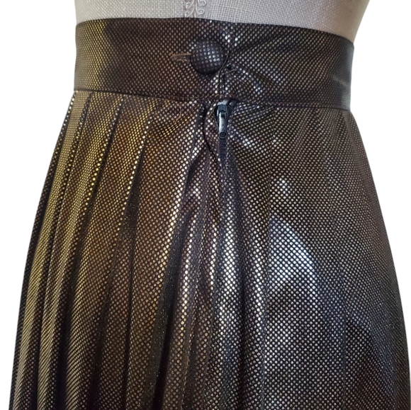 Diversity Petite Gold Metalik Pleated Midi Skirt, 6P size - Picture 7 of 13